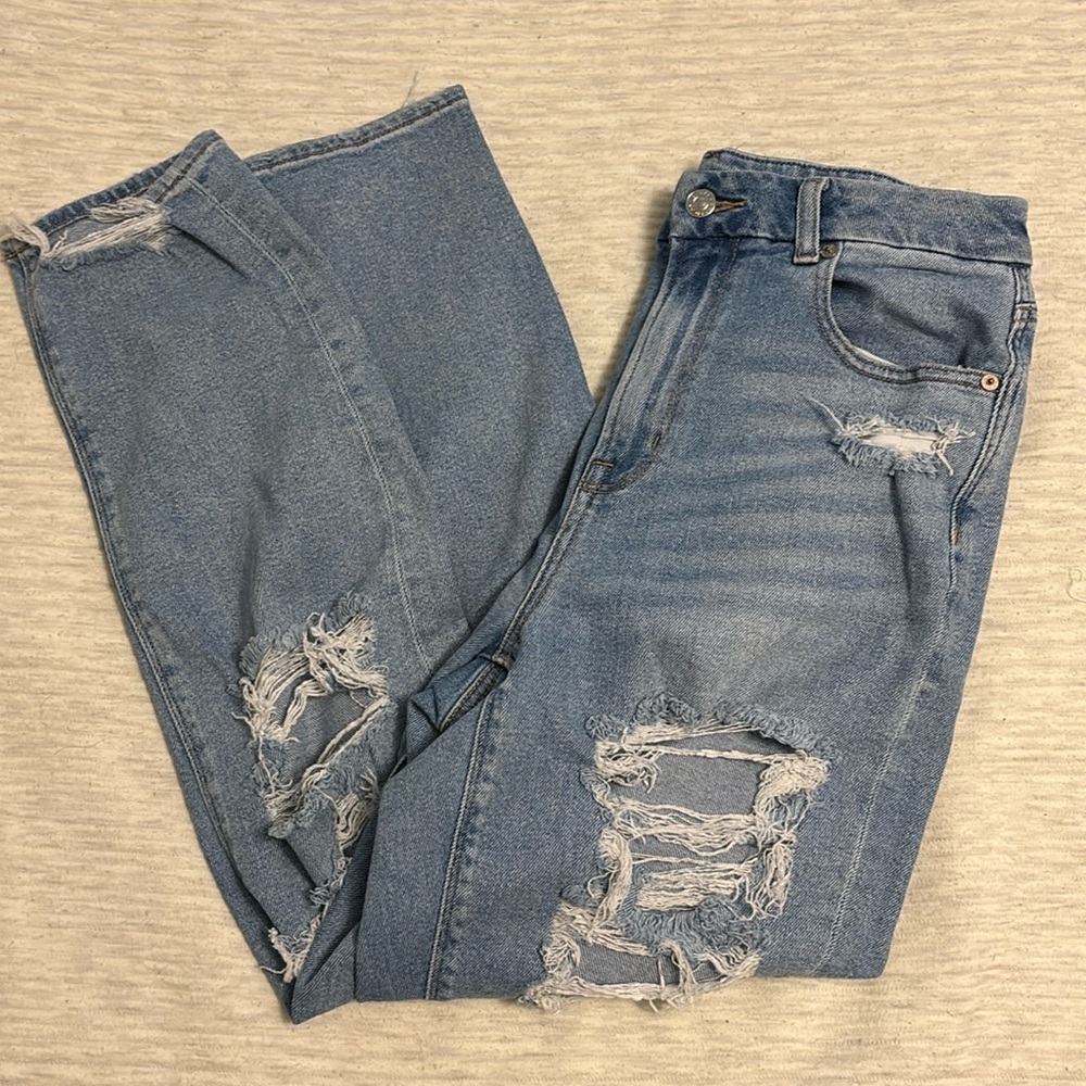 American Eagle Curvy Mom Jean. Size 8